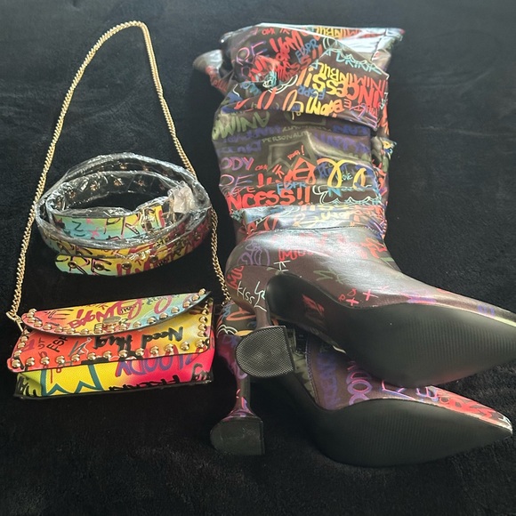 New Graffiti style Boot Bag and Belt set - Picture 3 of 5